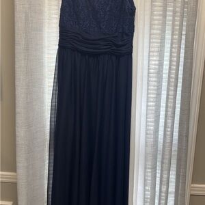 Elegant Navy Blue Lace Evening Dress
